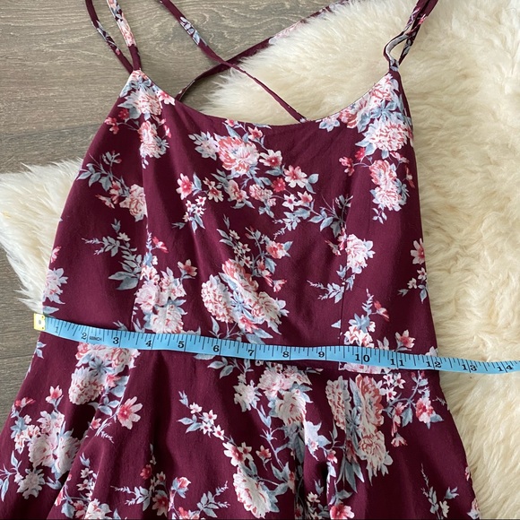 Floral cross-back dress - Picture 7 of 8